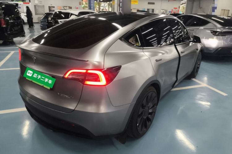 Used Tesla Model Y 2023 High-Performance All-Wheel-Drive Version
