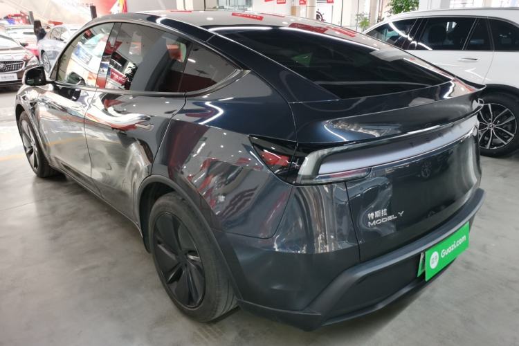 Used Tesla Model Y 2025 Rear-Wheel-Drive Version
