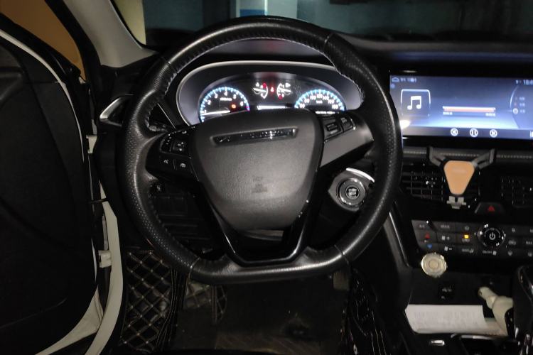 Used Venucia T90 2017 2.0L CVT Smart Edition Steering Wheel