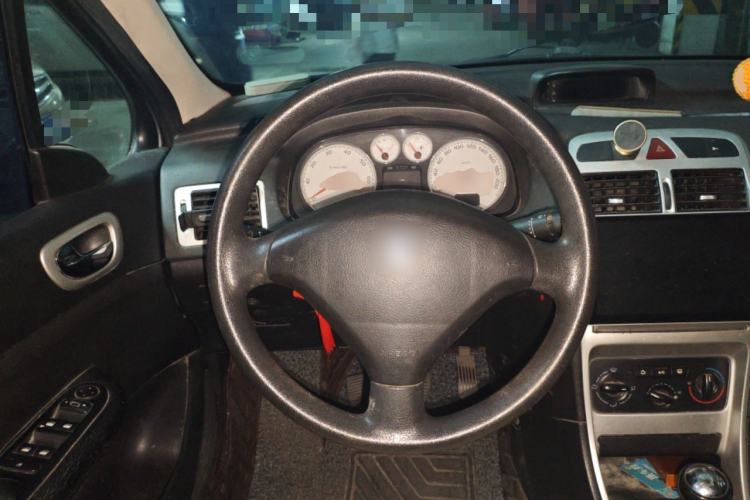 Used Peugeot 307 2010 Sedan 1.6L Manual Comfort Edition