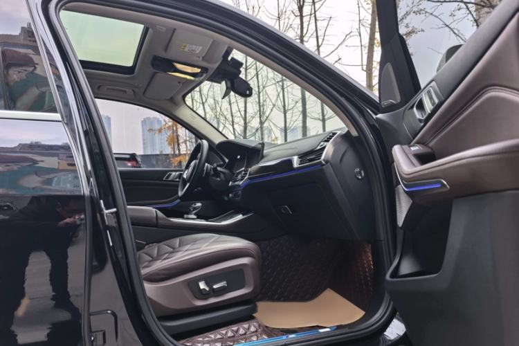 Used BMW X5 2022 xDrive 30Li Luxury M Sport Package