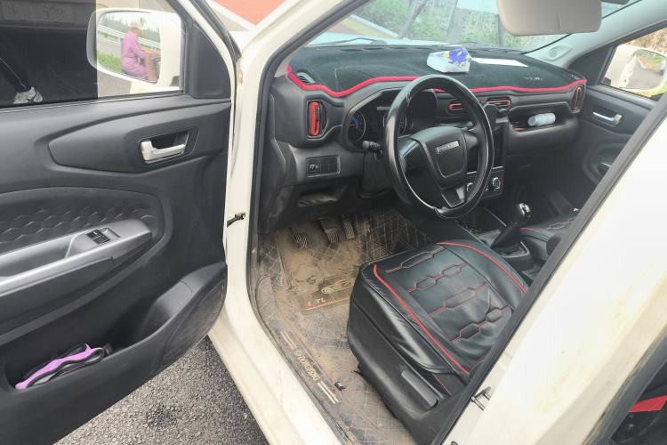 Used Dongfeng Fengon 380 2022 1.5L Comfort-Class Passenger Vehicle (Steel Spring) with 7 Seats Driver Seat