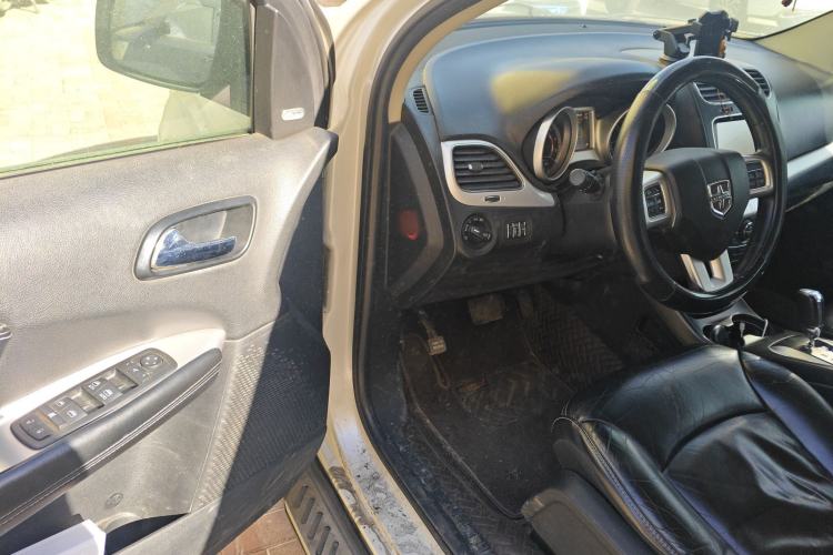 Used Dodge Journey 2013 2.4L Two-Wheel Drive Luxury Version