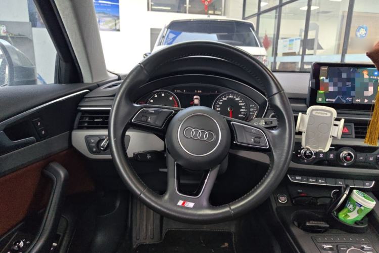 Used Audi A4L 2018 30th Anniversary Edition 40 TFSI Fashion Model Steering Wheel