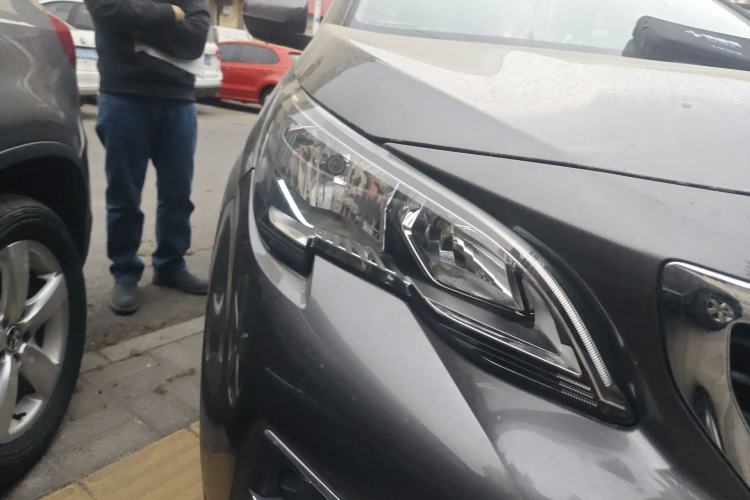 Used Peugeot 4008 2018 380THP Elite Edition Right Front Headlight