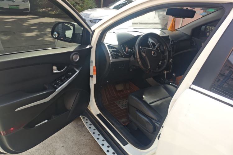 Used SsangYong Korando 2014 2.0L Gasoline Two-Wheel Drive Automatic Elite Navigation Edition