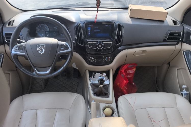 Used Baojun 730 2014 1.5L manual luxury trim 7 seats