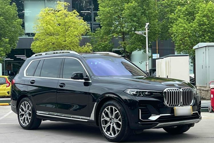 Used BMW X7 2020 xDrive40i Luxury Package with Leading Features