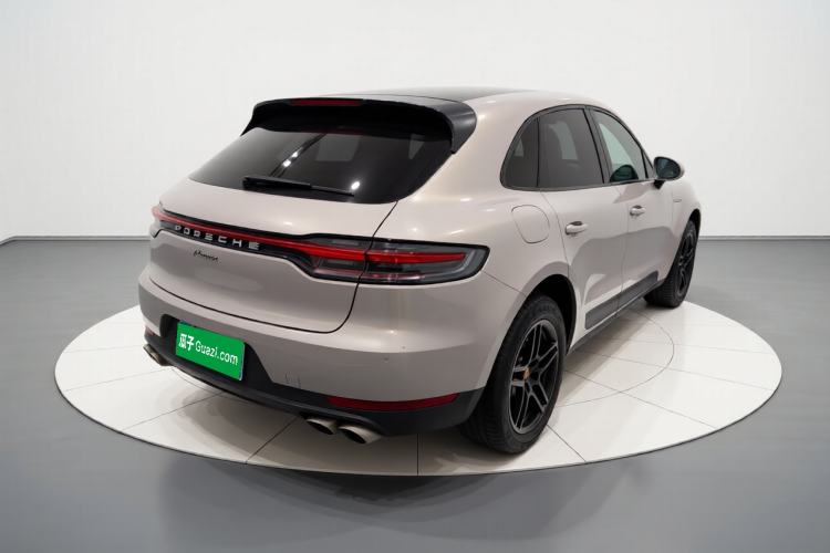 Used Porsche Macan 2018 Macan 2.0T Rear Right 45 Deg