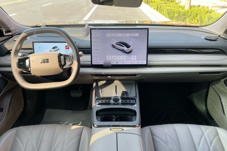 Used Geely Galaxy Galaxy 8 2025 130km EM-P Starship Edition