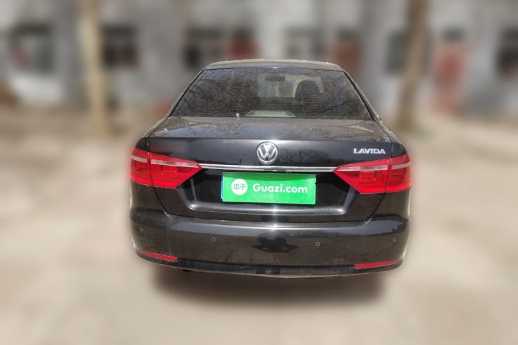 Used Volkswagen Lavida 2013 Restyled Classic 1.6L Manual Comfort Edition
