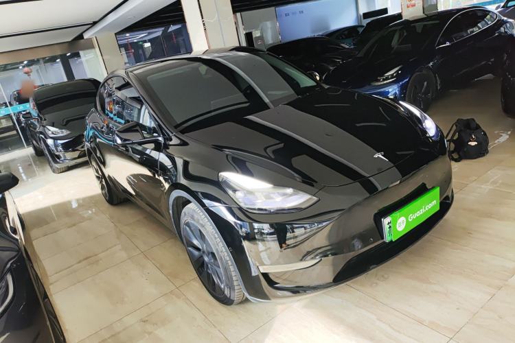 Used Tesla Model Y 2023 Long-Range All-Wheel-Drive Version
