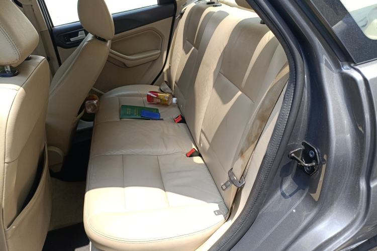 Used Ford Focus 2013 Sedan Classic 1.8L Automatic Fashion Edition