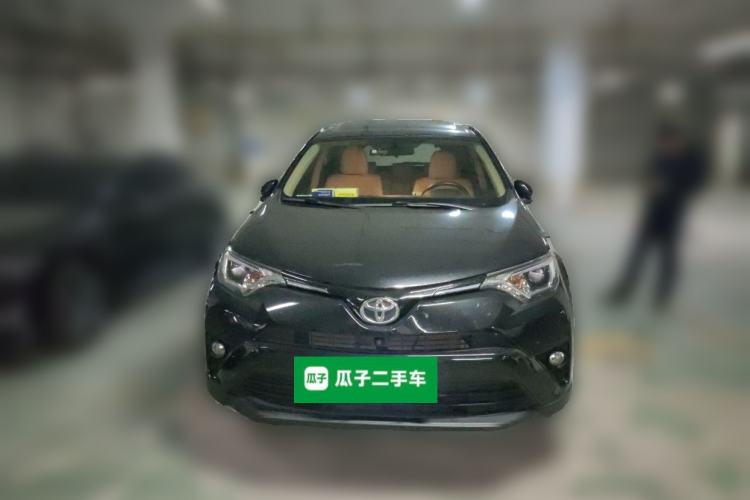 Used Toyota RAV4 2016 2.0L CVT Two-Wheel Drive Fashion Edition China V Standard

