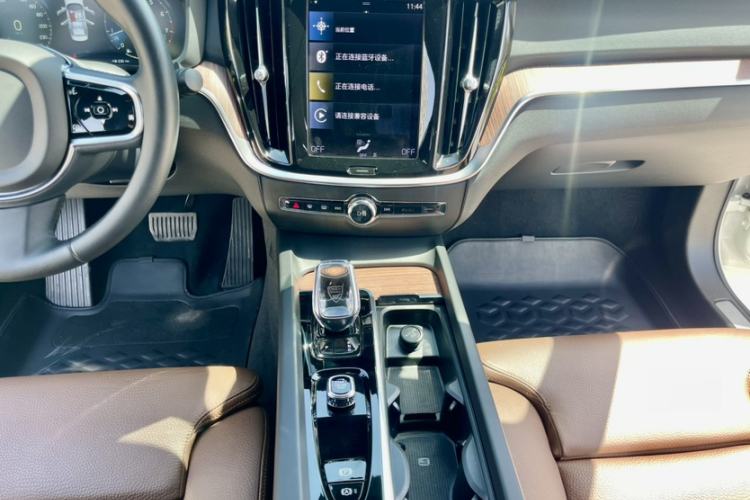 Used Volvo S60 2022 B4 Zhiyuan Luxury Edition
