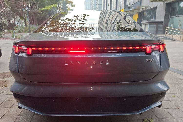 Used Lynk & Co Z10 2025 95 kWh 702 km All-Wheel Drive Intelligent Driving Ultra
