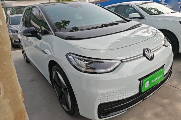 Used Volkswagen ID.3 2022 Pro Smart Edition Front Right 45 Deg