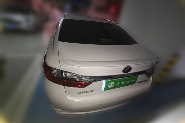 Used Lexus ES 2015 300h Comfort Edition
