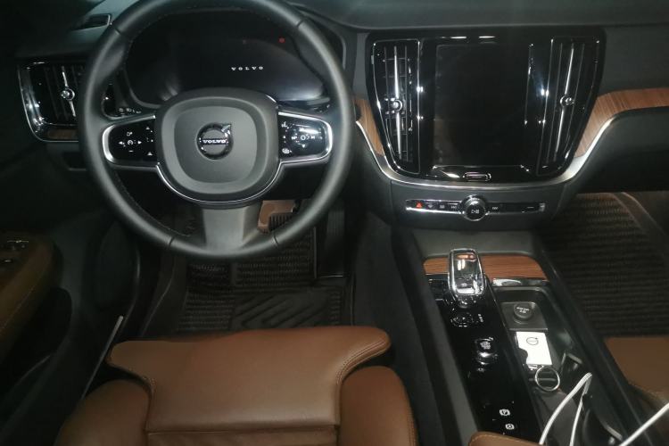 Used Volvo S60 2024 B4 Zhiyuan Luxury Edition