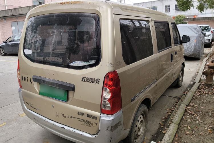Used Wuling Rongguang 2011 1.2L Base Version
