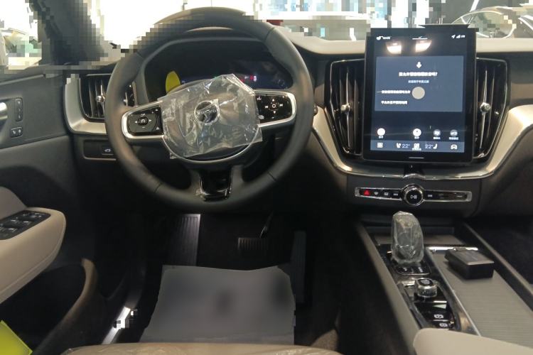 Used Volvo XC60 2026 B5 4x4 Smart Luxury Edition Steering Wheel