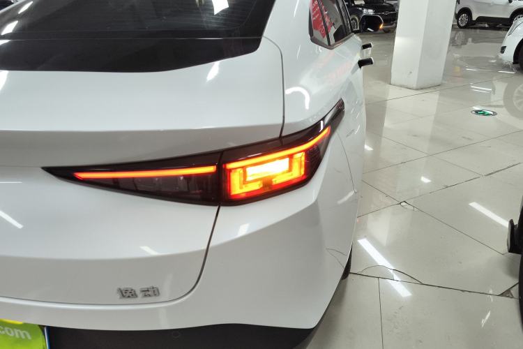Used CHANGAN Eado 2024 1.5T GDI Automatic Prestige Edition Right Rear Taillight