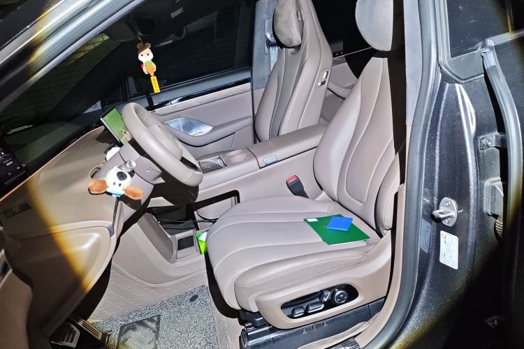 Used Hima Luxeed R7 2025 Range-Extended Version 251 km Max Left Front Seat