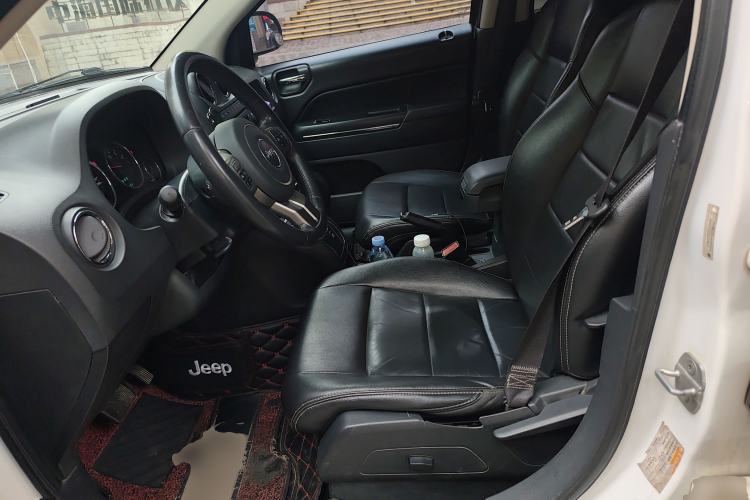 Used Jeep Compass 2013 2.0L two-wheel drive luxury version
