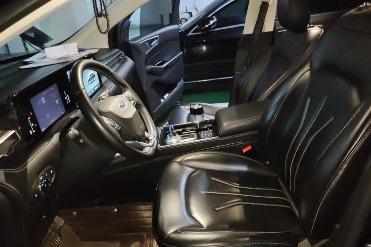 Used Ford Edge 2021 PLUS EcoBoost 245 Two-Wheel-Drive Platinum Edition 5 Seats
