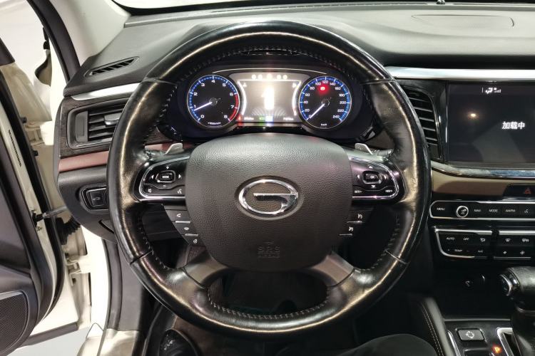 Used GAC Trumpchi GS8 2017 320T Two-Wheel Drive Luxury Smart Connectivity Version (7 Seats)
