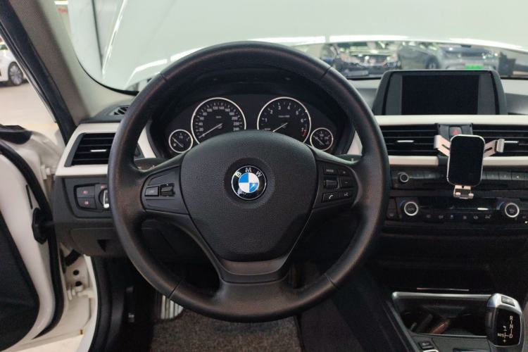 Used BMW 3 Series 2015 320Li Luxury Edition Fashion Model
