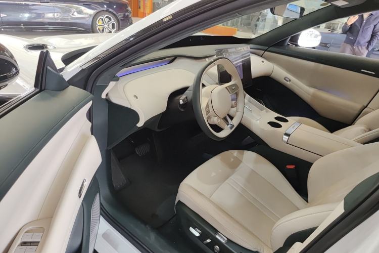 Used Xiaomi Auto YU7 2025 Ultra-Long Range High-Performance All-Wheel-Drive Max Edition
