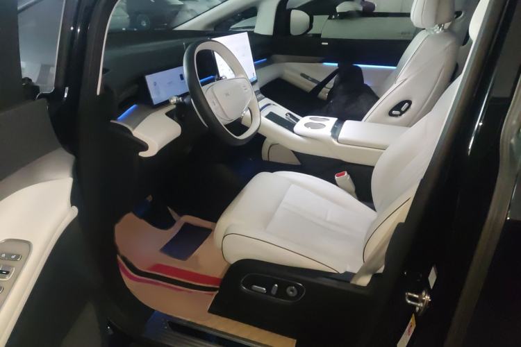 Used XPeng X9 2024 702 Ultra-Long Range Pro
