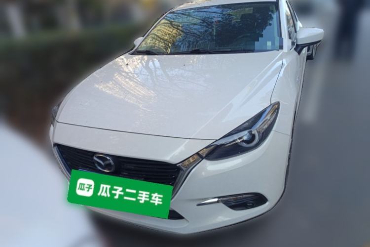 Used Mazda 3 Axela 2017 Hatchback 2.0L Automatic Luxury Model China VI Standard