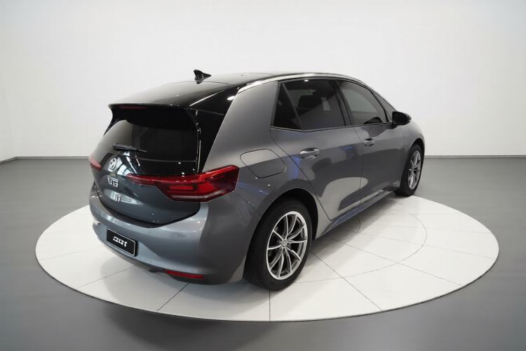 Used Volkswagen ID.3 2024 Outstanding Edition Rear Right 45 Deg