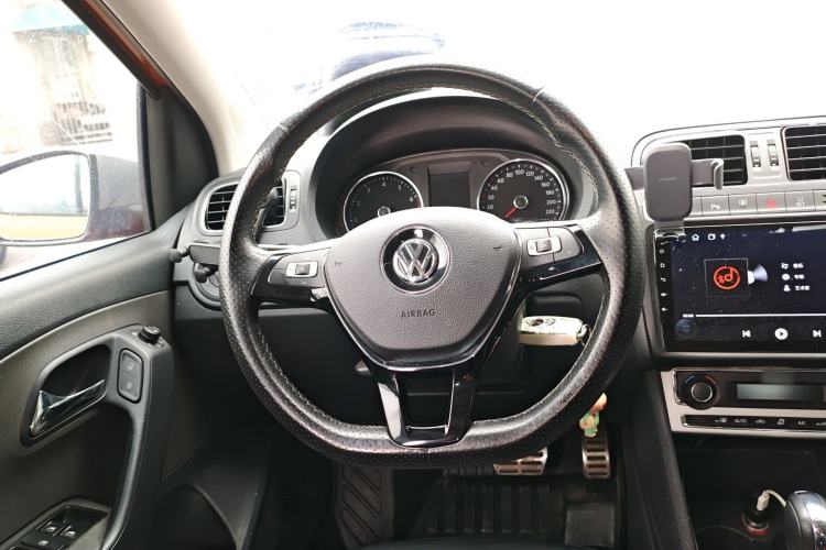 Used Volkswagen Polo 2016 1.6L Cross Polo Automatic Steering Wheel