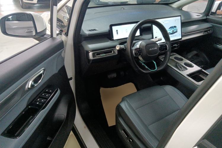 Used AION Y 2023 Younger Star Edition