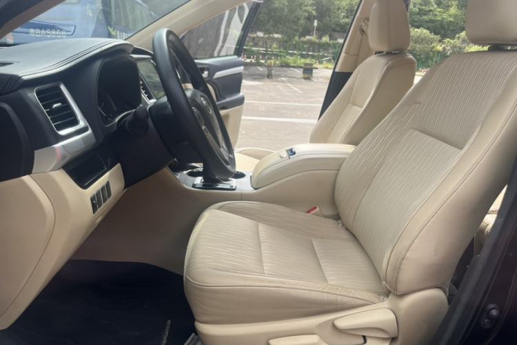 Used Toyota Highlander 2018 2.0T Two-Wheel Drive Elite Edition 7 Seats China VI Standard