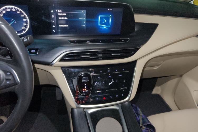 Used Buick GL8 2022 ES Landtrek 653T Luxury Edition
