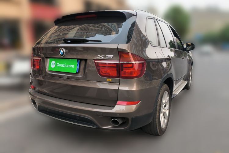 Used BMW X5 2011 xDrive35i Luxury Model Rear Right 45 Deg