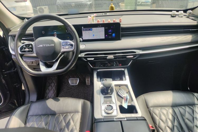 Used JETOUR X70 PLUS 2023 1.6T DCT Stronger 7-Seater Center Console