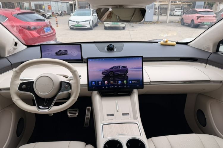 Used Hima Luxeed R7 2024 All-Electric 736 km Ultra Interior 3