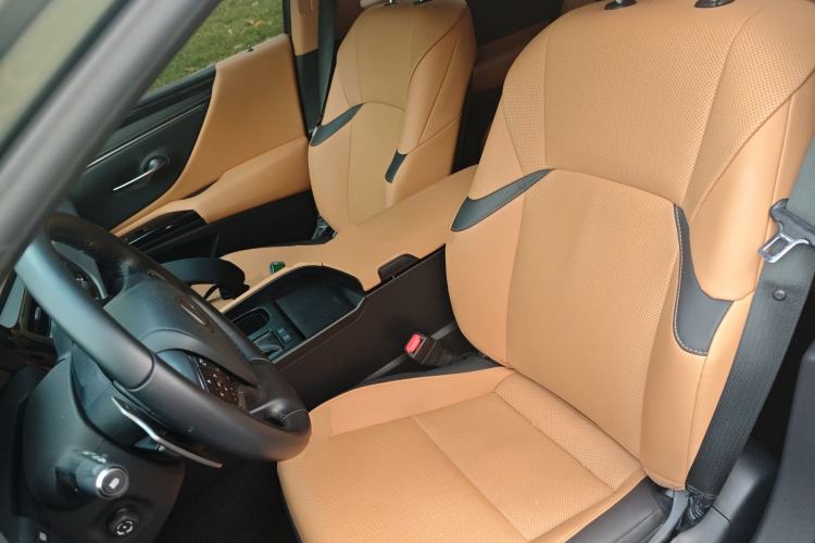 Used Lexus ES 2022 200 Excellence Edition Left Front Seat