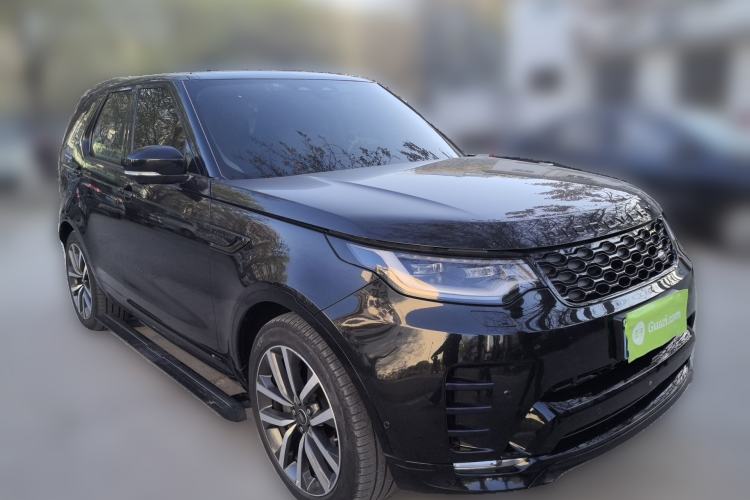 Used Land Rover Discovery 2021 360 PS R-Dynamic SE Front Right 45 Deg