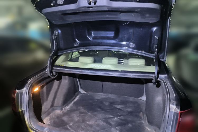 Used Volkswagen Lavida 2013 Restyled Classic 1.6L Manual Comfort Edition Trunk