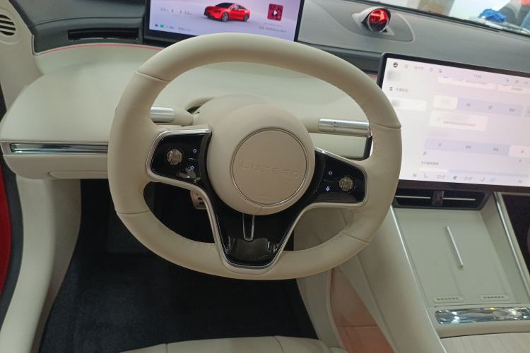 Used Hima Luxeed S7 2025 785 km Ultra