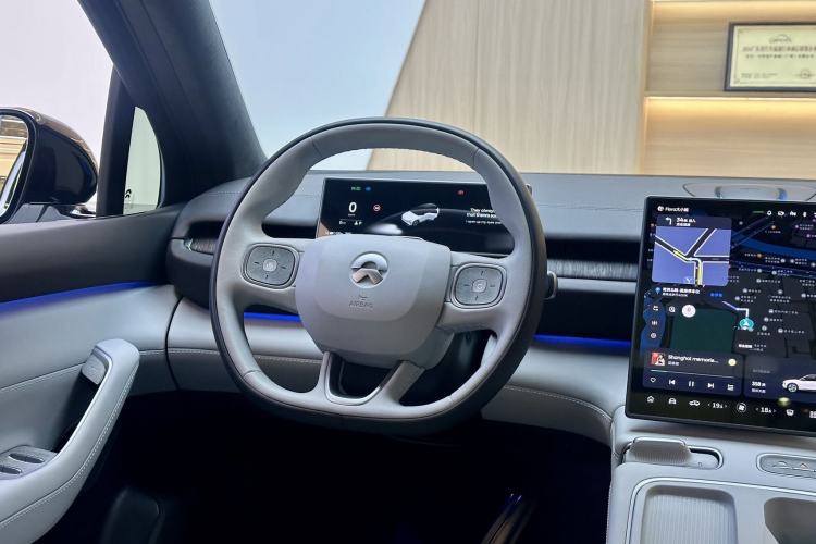 Used Nio ES6 2024 75 kWh Interior 9