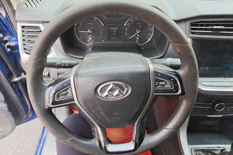 Used SAIC MAXUS T60 2017 2.8T Diesel Manual Two-Wheel Drive High-Ride Comfort Plus Long-Body Emission Standard V Steering Wheel