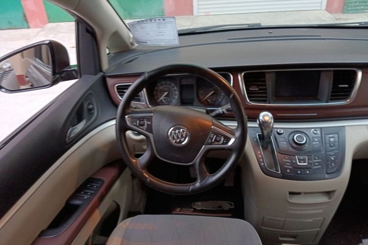 Used Buick GL8 2018 28T Luxury Model China VI Standard Steering Wheel