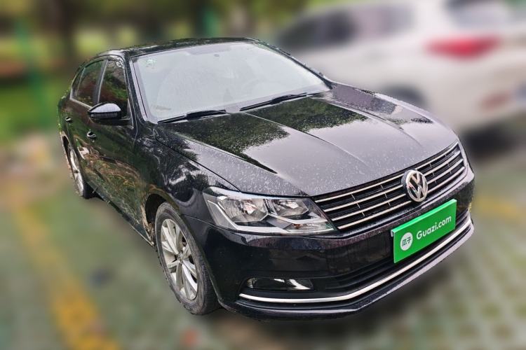 Used Volkswagen Lavida 2015 1.6L Manual Comfort Edition Front Right 45 Deg